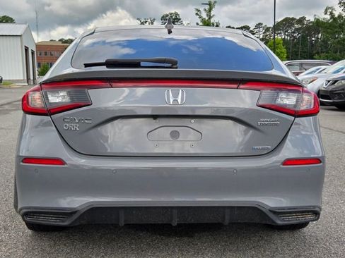 Used 2025 Honda Civic Sport Touring image 4
