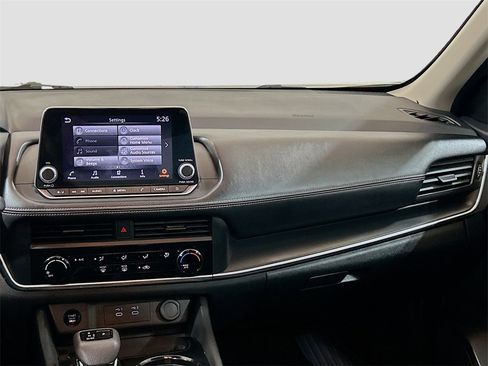 Used 2024 Nissan Rogue S image 19