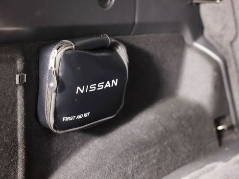 Used 2022 Nissan Rogue SV image 16