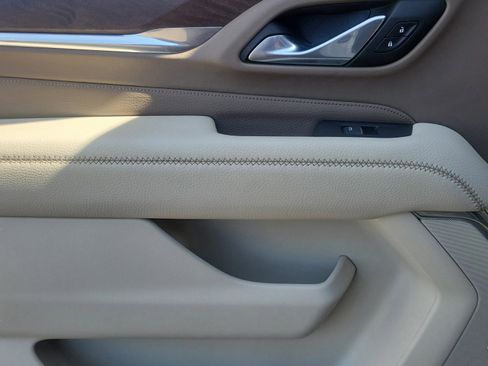 Used 2023 GMC Yukon XL Denali image 8