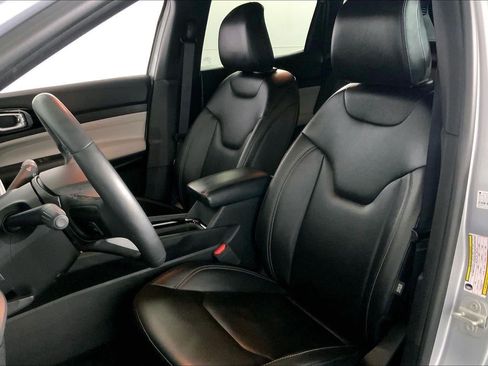 Used 2025 Jeep Compass Limited AWD/4WD image 22
