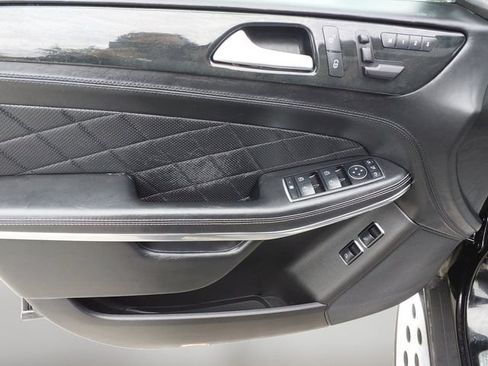 Used 2016 Mercedes-Benz GL 550 4MATIC image 10