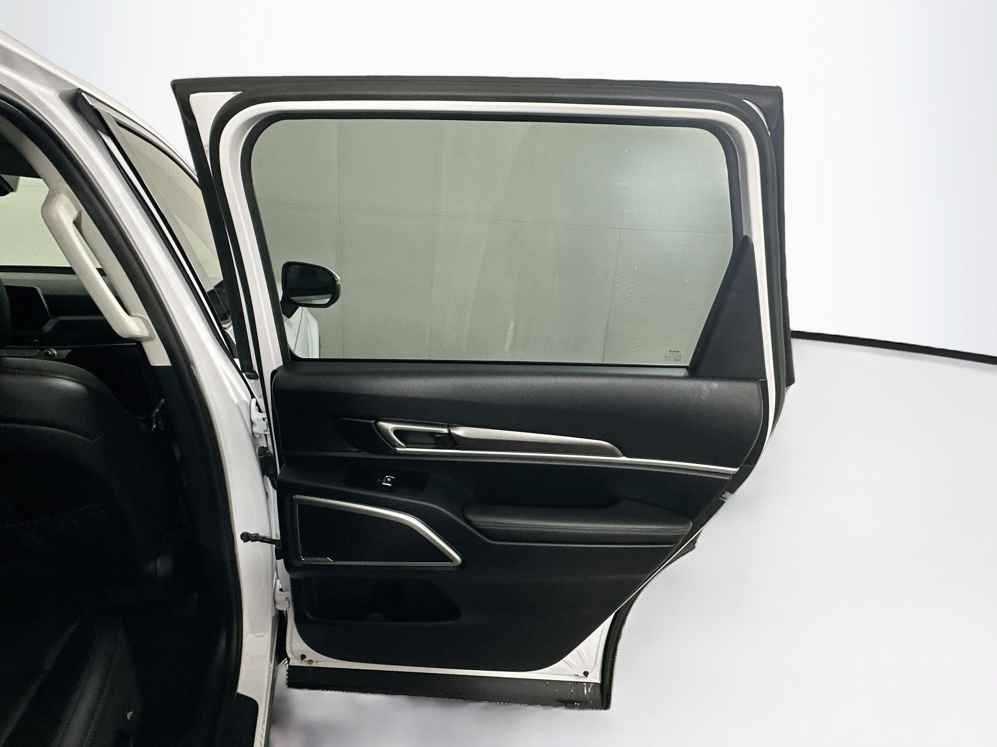 Used 2025 Kia Telluride LX FWD image 31