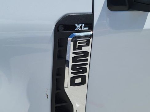 New 2025 Ford F250 XL w/ FX4 Off-Road Package image 11