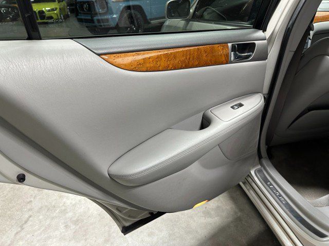 Used 2006 Lexus ES 330 w/ Preferred Accessory Pkg FWD image 27