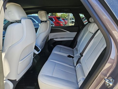 New 2025 Cadillac Lyriq Luxury image 14