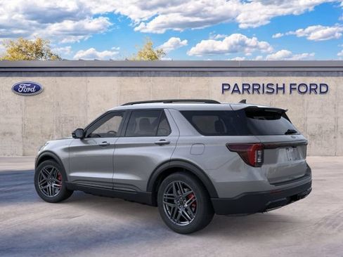 Used 2026 Ford Explorer ST-Line w/ ST-Line Street Pack AWD/4WD image 4