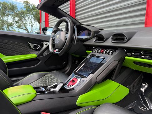 Used 2021 Lamborghini Huracan EVO RWD image 26