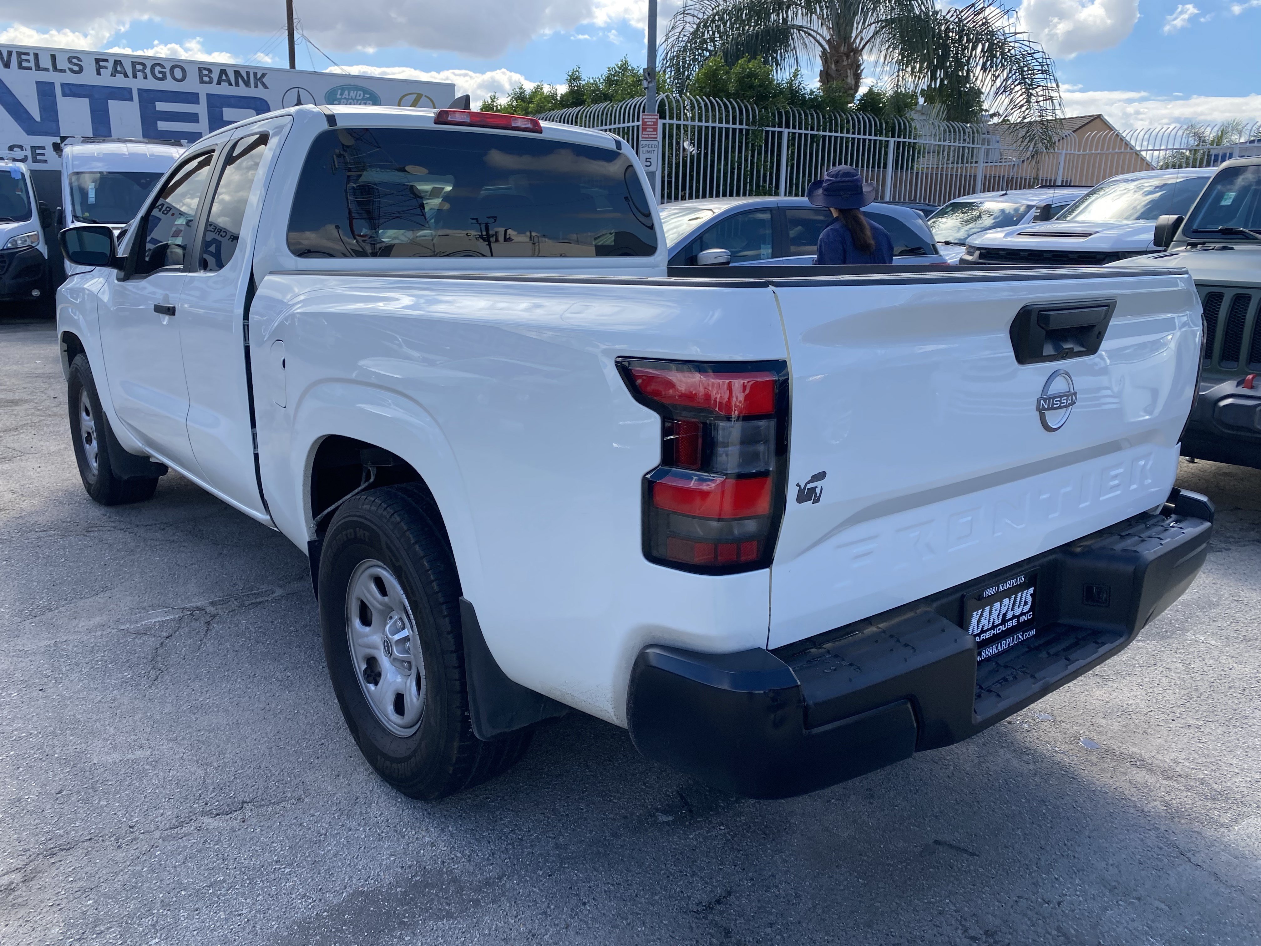 Used 2024 Nissan Frontier S RWD image 11