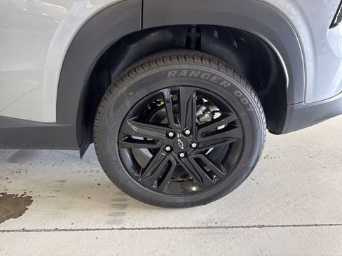Used 2025 Chevrolet Trax ACTIV FWD image 42