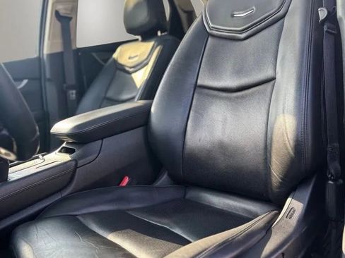 Used 2018 Cadillac XT5 Premium Luxury FWD image 11