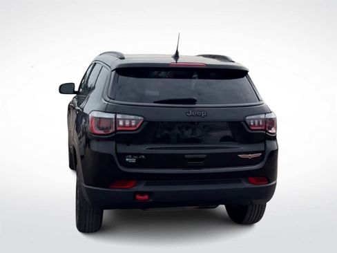Used 2020 Jeep Compass Trailhawk image 7