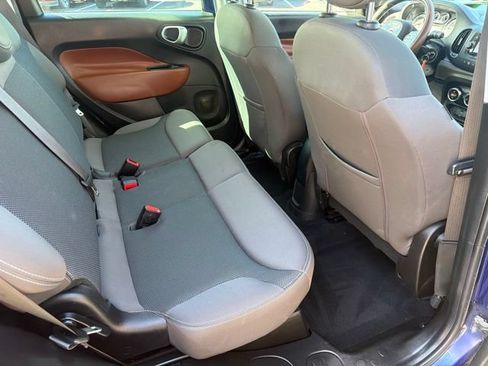 Used 2015 FIAT 500L Trekking FWD image 32