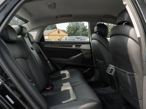 Used 2017 Genesis G80 3.8 AWD/4WD image 10