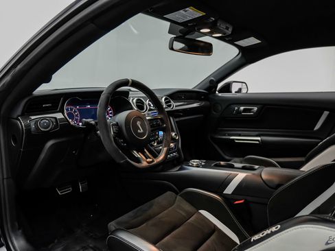 Used 2021 Ford Mustang Shelby GT500 w/ Carbon Fiber Track Pack RWD image 45