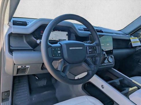 New 2026 Land Rover Defender 110 X-Dynamic SE image 3