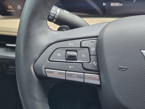 Used 2024 Cadillac XT4 Luxury w/ Cold Weather Package FWD image 30