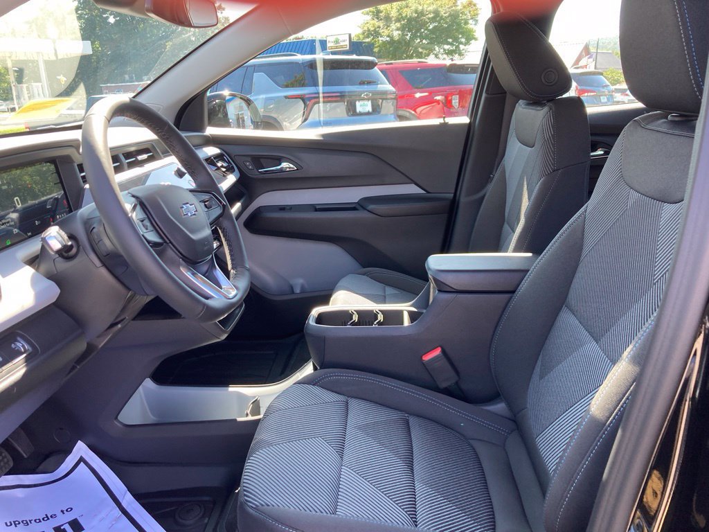 New 2027 Chevrolet Bolt LT w/ Comfort Package FWD image 3