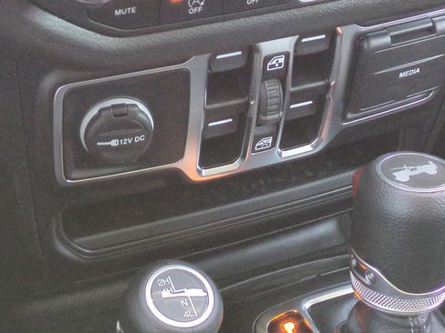 New 2025 Jeep Wrangler Sport S image 30