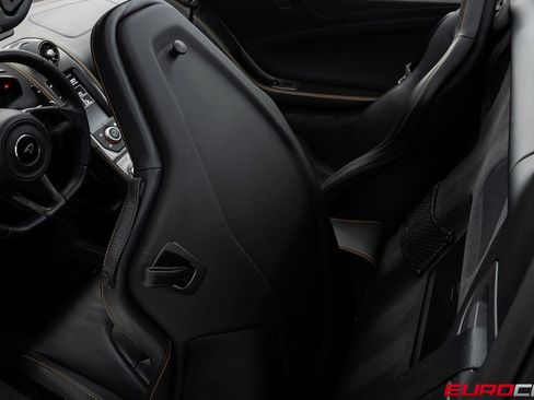 Used 2016 McLaren 675LT Spider RWD image 45
