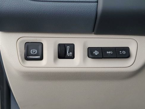 Used 2023 GMC Acadia Denali w/ Trailering Package image 7