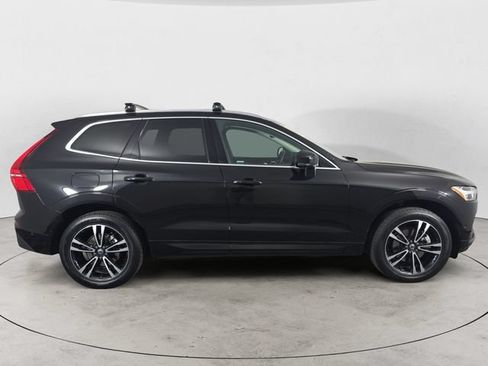 Used 2018 Volvo XC60 T5 Momentum w/ Convenience Package AWD/4WD image 4
