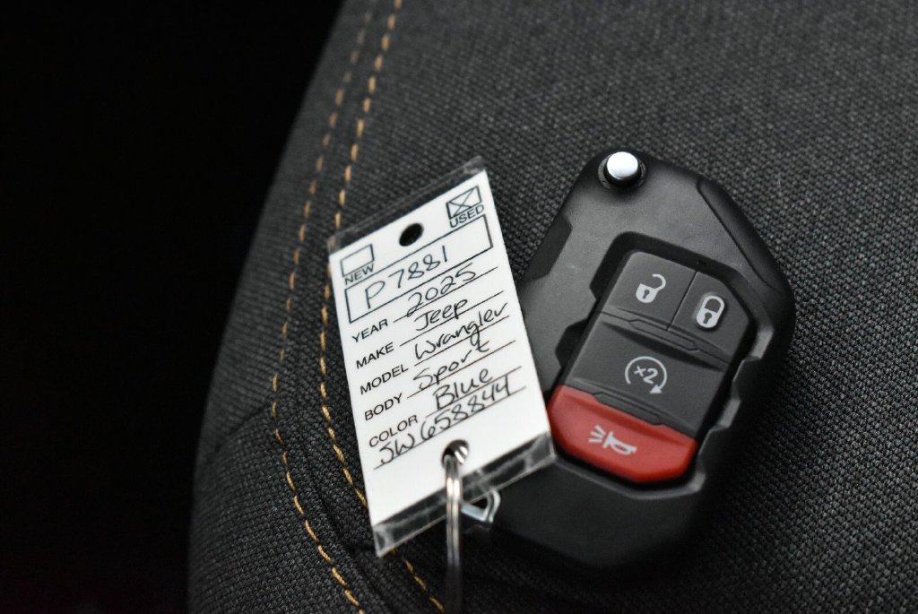 Used 2025 Jeep Wrangler Sport AWD/4WD image 42