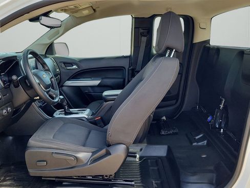 Used 2020 Chevrolet Colorado LT w/ Safety Package image 9