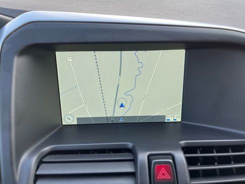 Used 2015 Volvo XC60 T5 w/ Proximity Package image 9