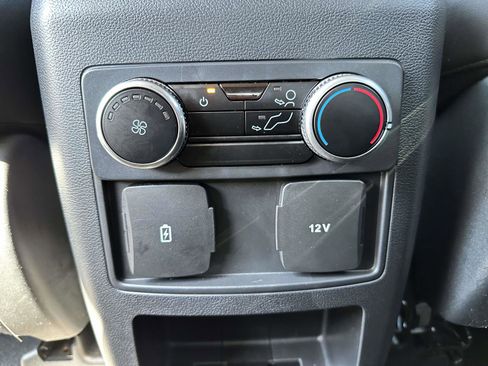 Used 2022 Ford Explorer XLT w/ Equipment Group 202A image 16