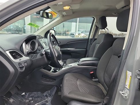 Used 2020 Dodge Journey SE w/ SE Popular Equipment Group image 16