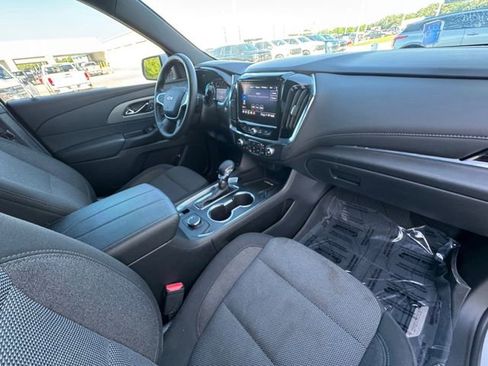 Used 2023 Chevrolet Traverse LT FWD image 32