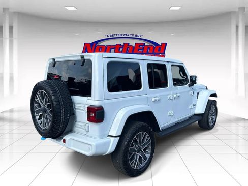 Used 2024 Jeep Wrangler High Altitude AWD/4WD image 3