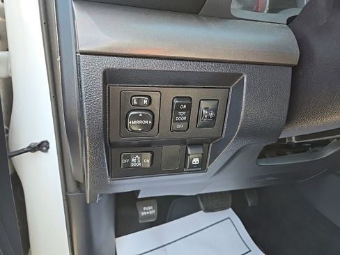 Used 2016 Toyota Tundra SR5 image 10