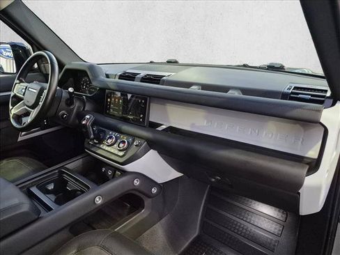 Used 2024 Land Rover Defender 110 X-Dynamic SE AWD/4WD image 22