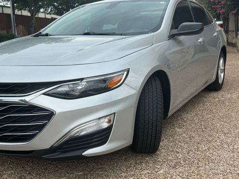 Used 2021 Chevrolet Malibu LS FWD image 3