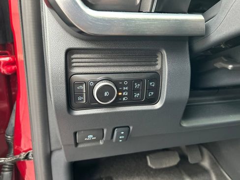 Used 2025 Ford F250 Lariat w/ Lariat Ultimate Package AWD/4WD image 13