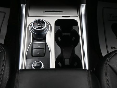 Used 2020 Ford Explorer XLT w/ Equipment Group 202A AWD/4WD image 19
