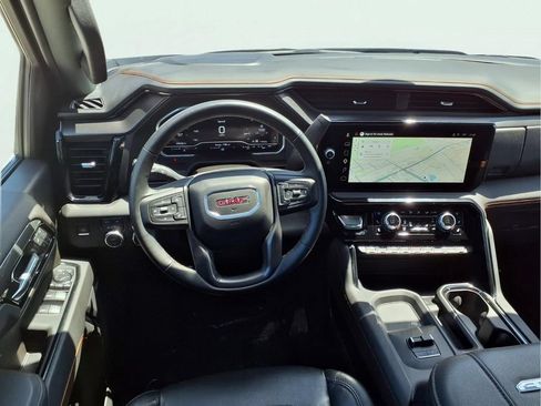 Used 2025 GMC Sierra 2500 AT4 AWD/4WD image 7