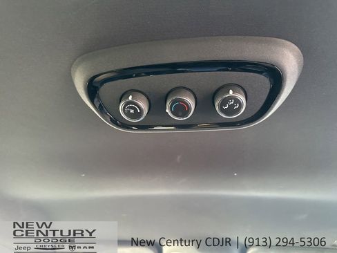 Used 2025 Dodge Durango GT image 25