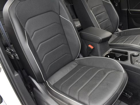 Used 2024 Volkswagen Tiguan SEL R-Line AWD/4WD image 28
