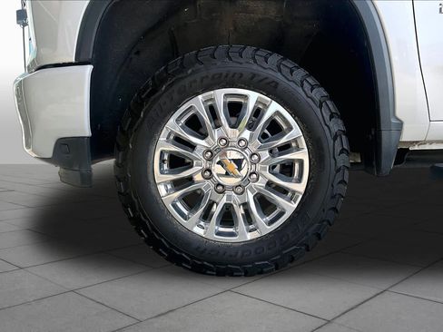 Used 2023 Chevrolet Silverado 2500 High Country w/ Safety Package II AWD/4WD image 11