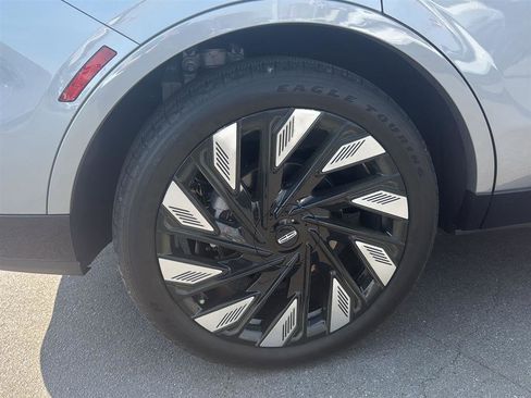 Used 2024 Lincoln Nautilus Reserve w/ Equipment Group 202A image 1