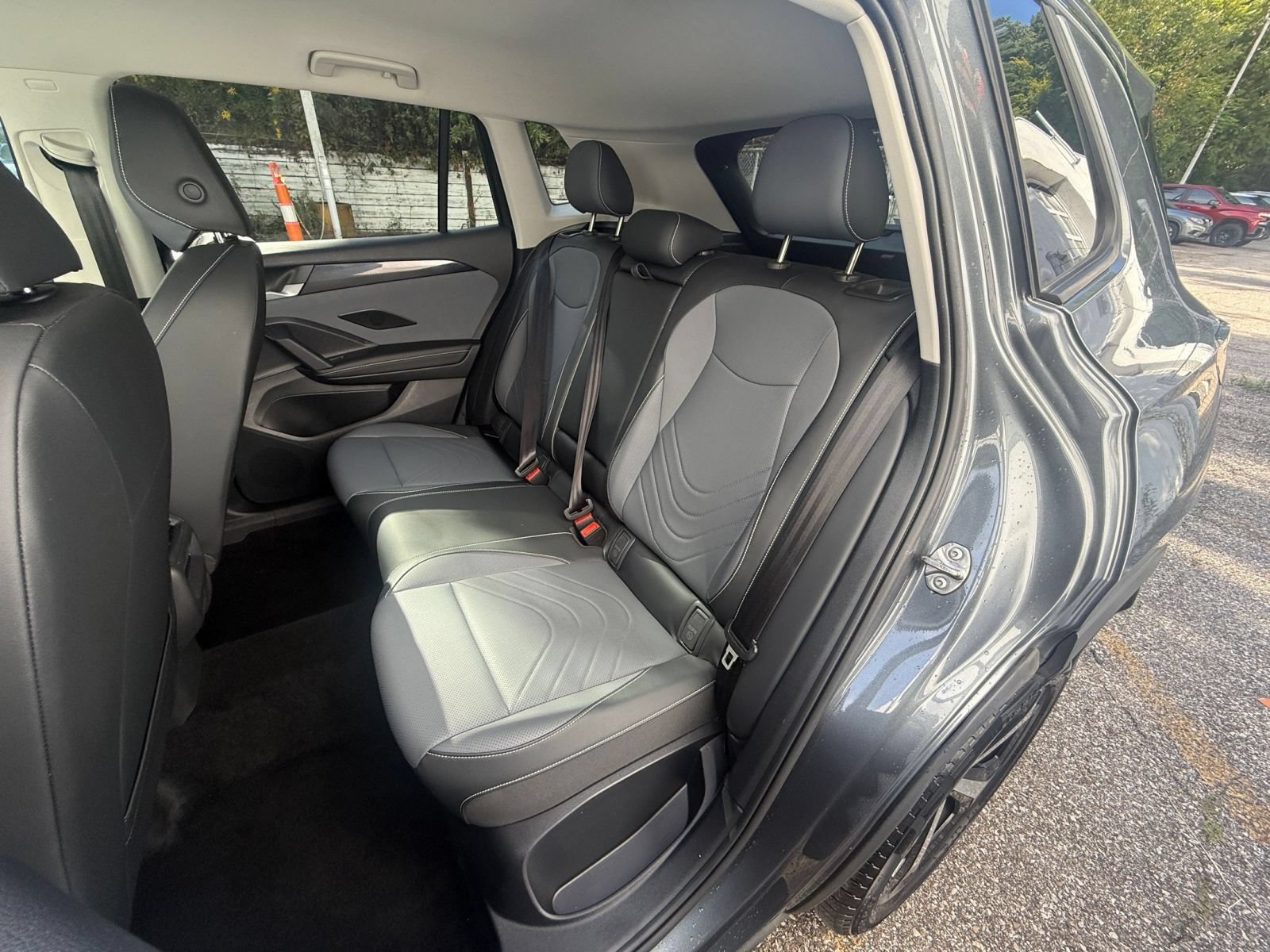 Used 2026 Volkswagen Tiguan SE AWD/4WD image 37