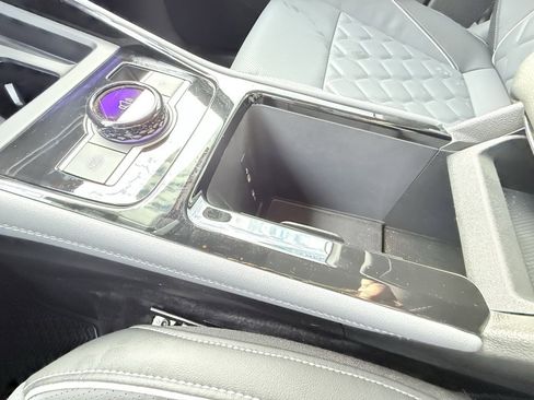 Used 2026 Volkswagen Tiguan SEL R-Line image 17