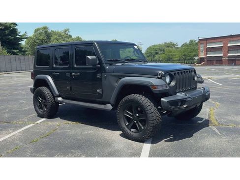 Used 2020 Jeep Wrangler Unlimited Sahara AWD/4WD image 2