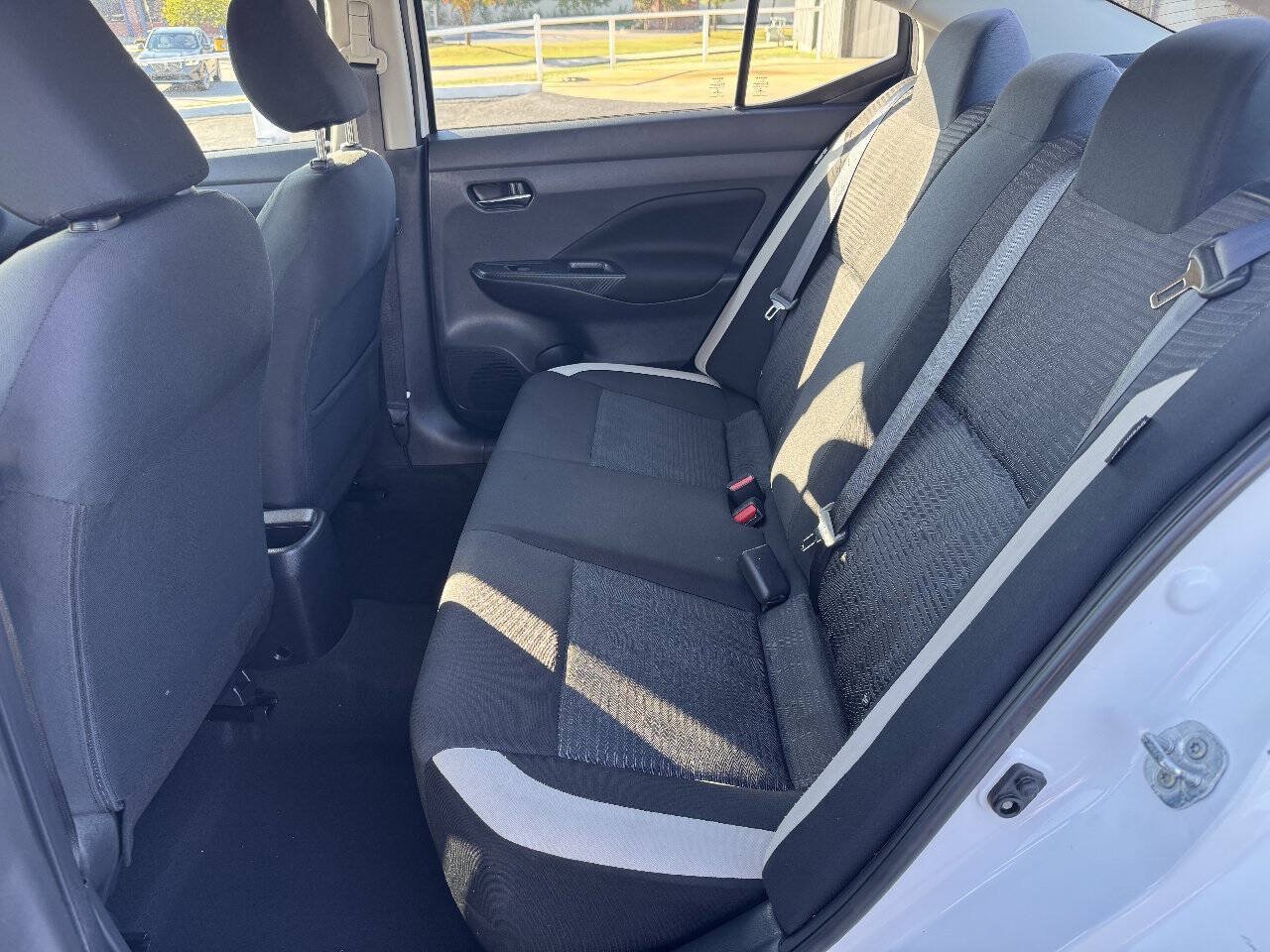 Used 2022 Nissan Versa SV FWD image 18