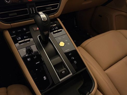 Certified 2026 Porsche Macan AWD/4WD image 19