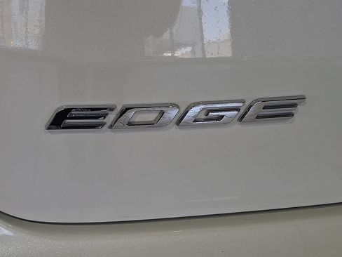 Used 2020 Ford Edge SEL w/ Convenience Package AWD/4WD image 11