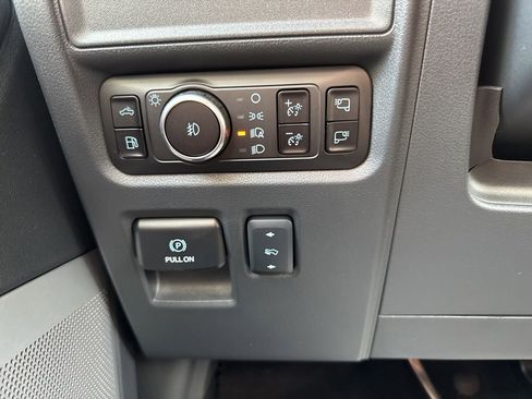 Used 2025 Ford F150 Platinum w/ Equipment Group 702A High image 21